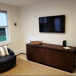 Building Photo - 157 Tuckerman Ave