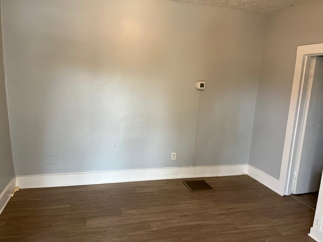 Building Photo - 904 Tates Creek Rd