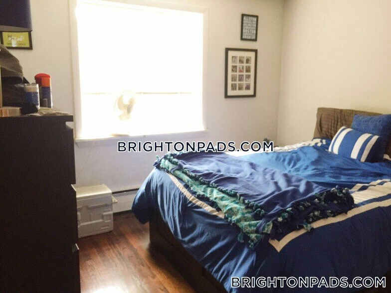 Building Photo - 15 Colborne Rd