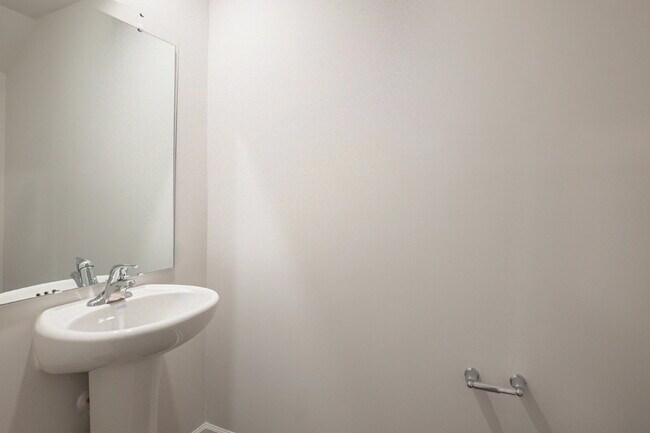 Building Photo - End unit! Available Early June!