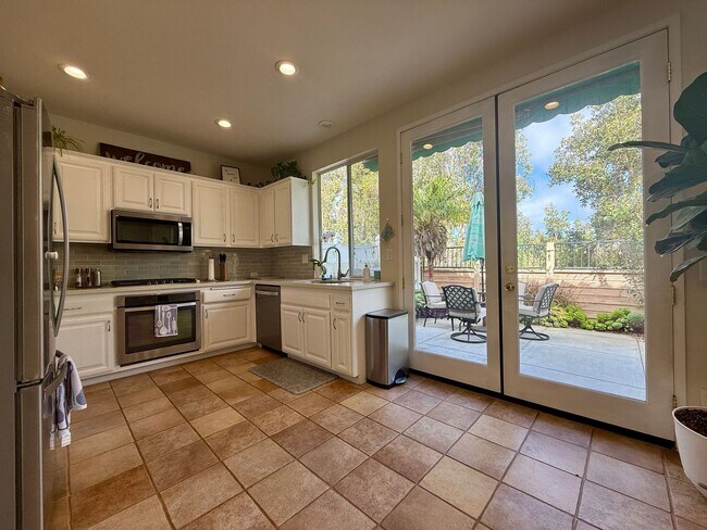 Building Photo - Spectacular Home in the Heart of Encinitas