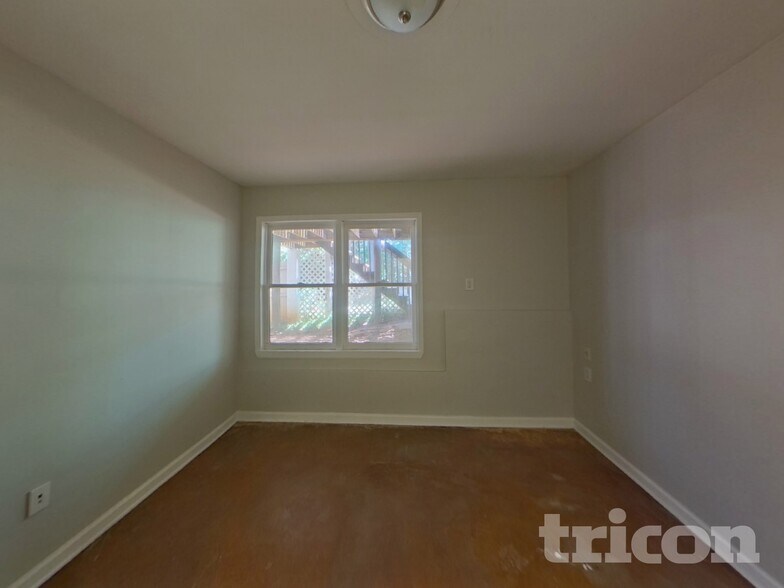 Building Photo - 1114 Fairview Club Cir