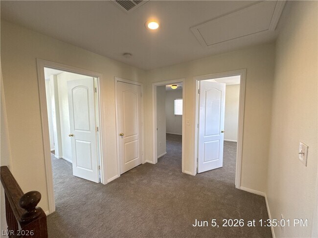 Building Photo - 2616 Courlan Dr