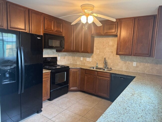 Building Photo - Nice 2 story townhome for rent in quiet ne...