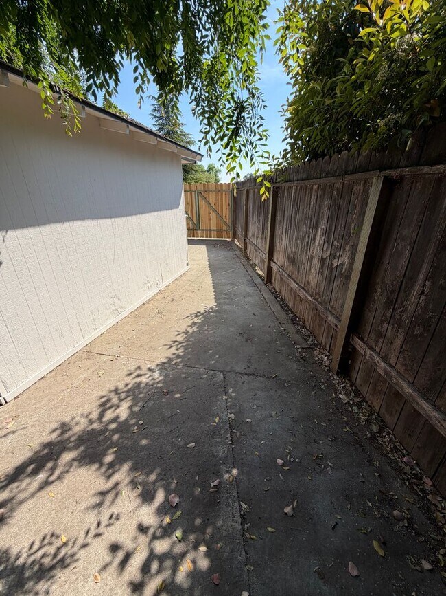 Building Photo - Remodeled home