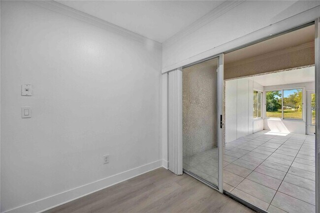 Building Photo - 727 Kensington Lake Cir