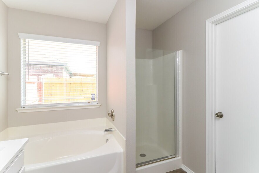 Building Photo - 1206 Beacon Hill Dr