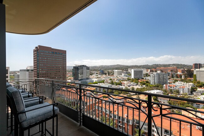 Building Photo - 10800 Wilshire Blvd