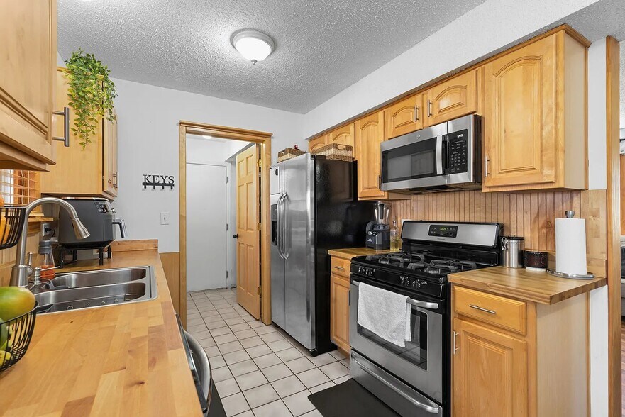 Building Photo - 3110 Timber Hill Ln