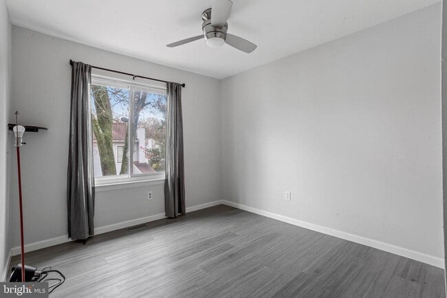 Building Photo - 121 Aspen Ct