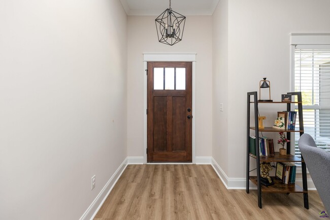 Building Photo - 210 Saraland Trl