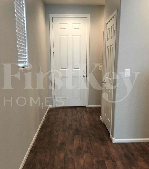 Building Photo - 9809 Dryden Ct