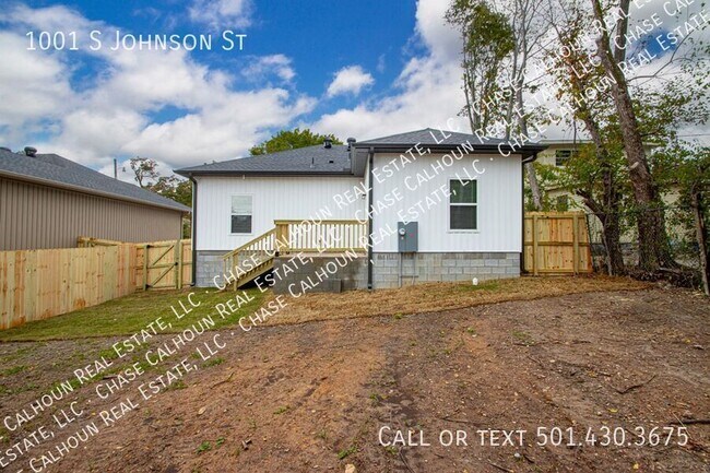 Building Photo - 1001 Johnson St