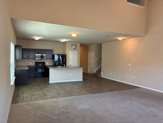 Building Photo - **Move-In Bonus! $500 Amazon Gift Card with 12-Month Lease at Current Rent**