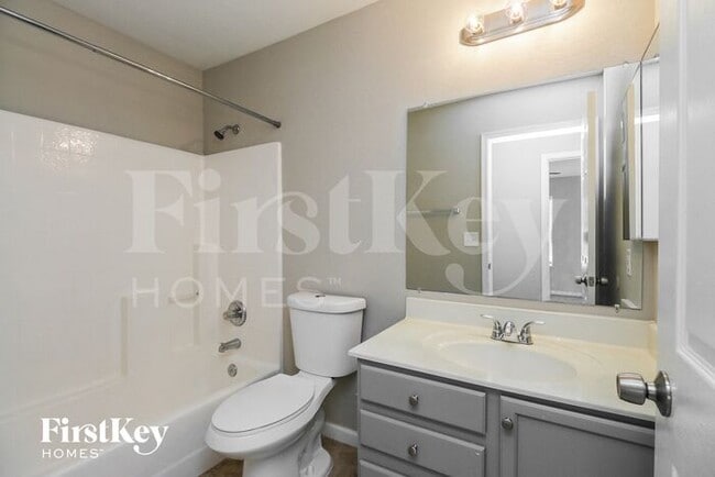Building Photo - 848 E Morelos St