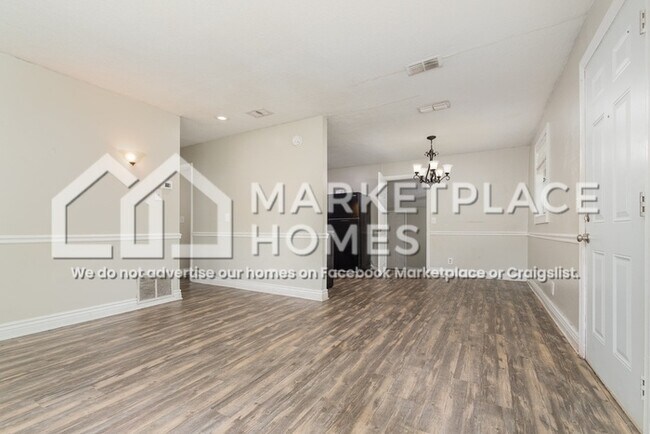 Building Photo - 4438 Melvin Cir W