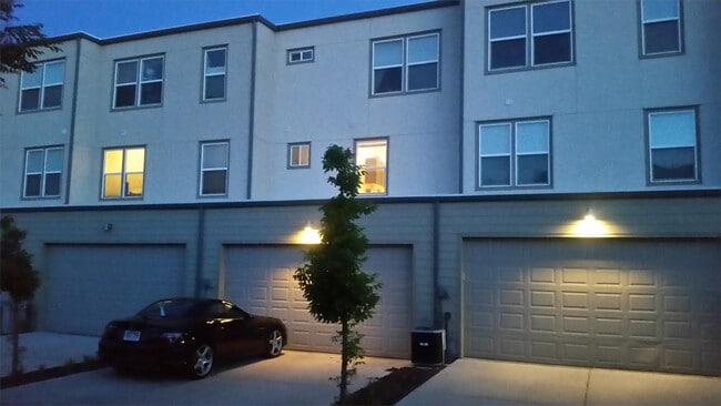 Building Photo - 4602 S Jordan Pkwy