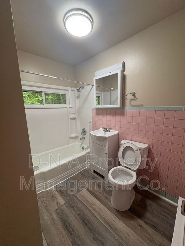 Building Photo - 114 Cabanna Ln