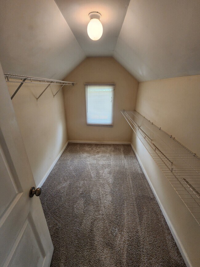 Building Photo - 135 Artisan Pl