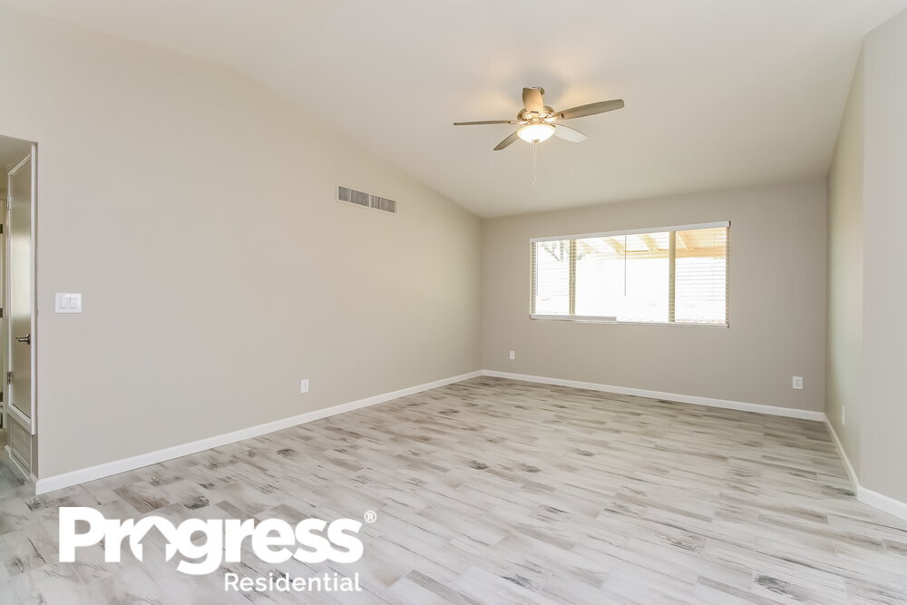 Building Photo - 9990 E Falcon Point Dr