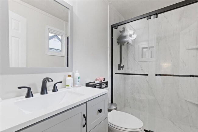 Building Photo - 1723 S Alvarado Terrace SW