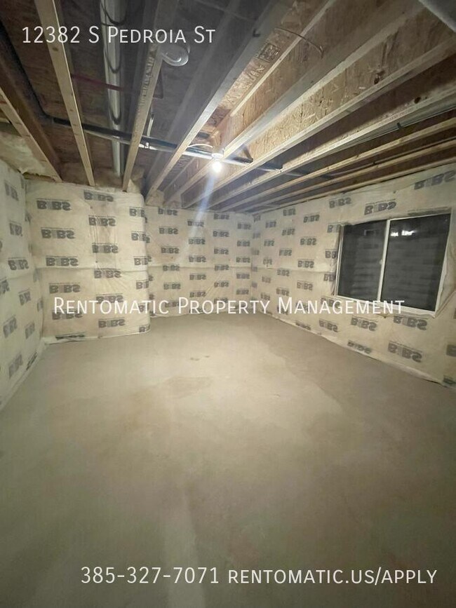 Building Photo - 12382 Pedroia St
