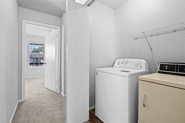 Building Photo - 1806 River Crossing Cir