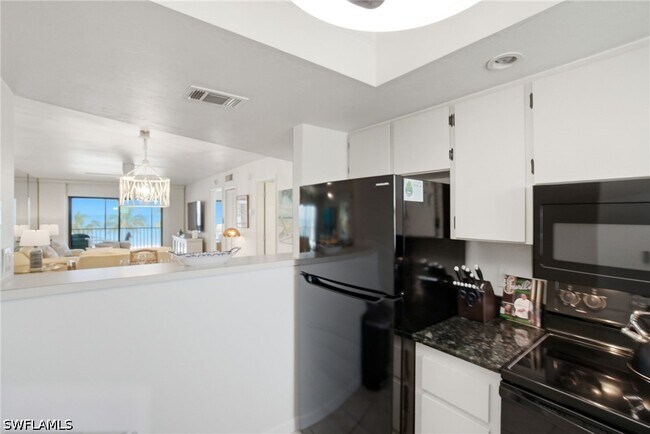 Building Photo - 4450 Estero Blvd