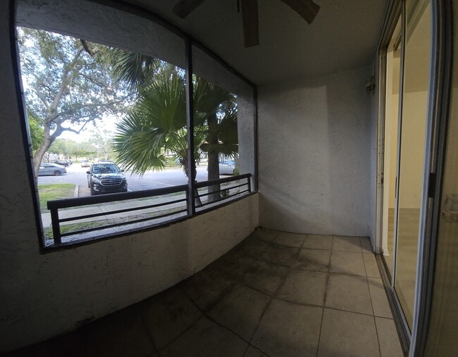 Building Photo - 811 Lyons Rd
