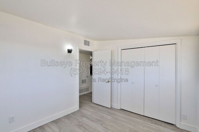 Building Photo - 621 S California St