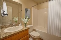 Building Photo - Cute & Quiet!