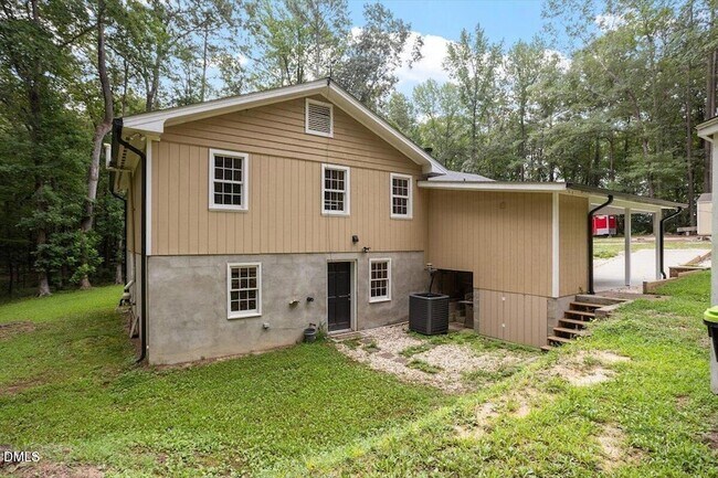 Building Photo - 1068 Mc Wilder Rd