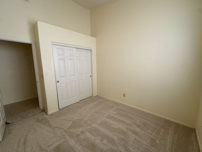 Building Photo - CONVENIENT CHANDLER LOCATION