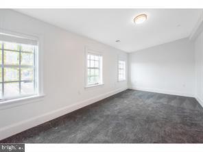 Building Photo - 8 N New St