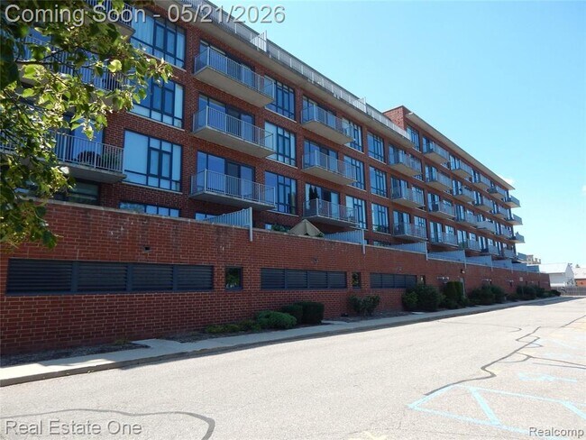 Building Photo - 101 Curry Ave