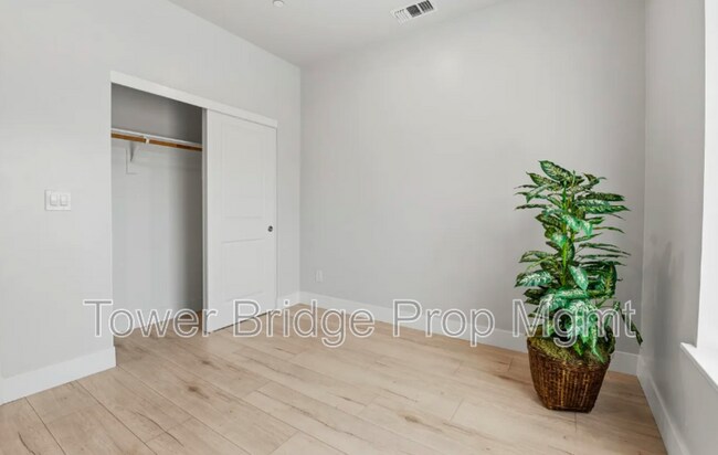 Building Photo - 208 Nimitz St