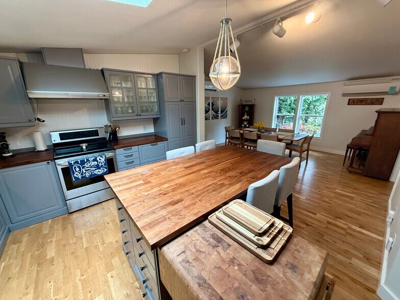 Kitchen - 126 Charlie Ln