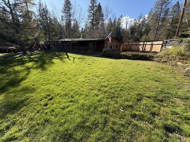 Building Photo - 7429 W Evans Creek Rd