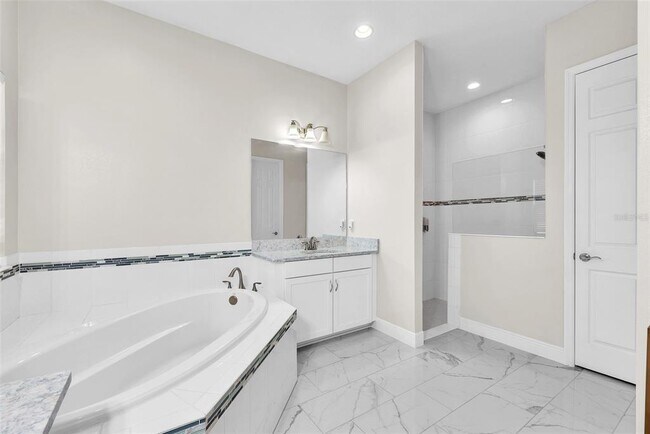 Building Photo - 11305 Hawks Fern Dr