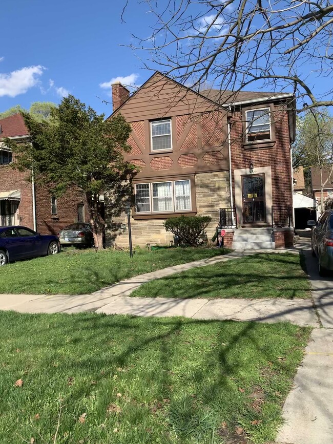 Manicured lawn - 16520 Normandy St