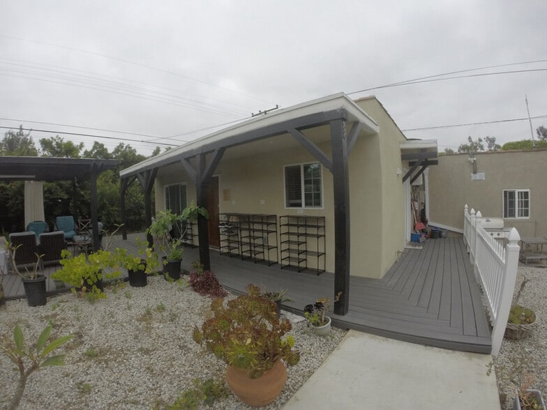 Building Photo - 3720 Elm Ave