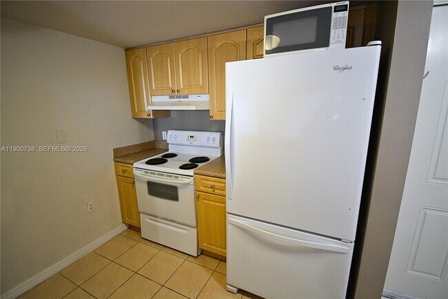 Building Photo - 102 SW 6th Ave