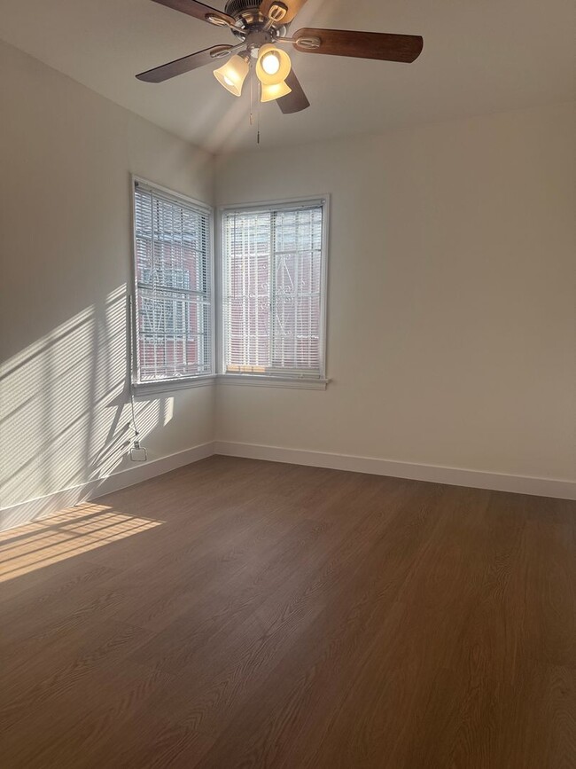 Building Photo - 2918 11th Ave