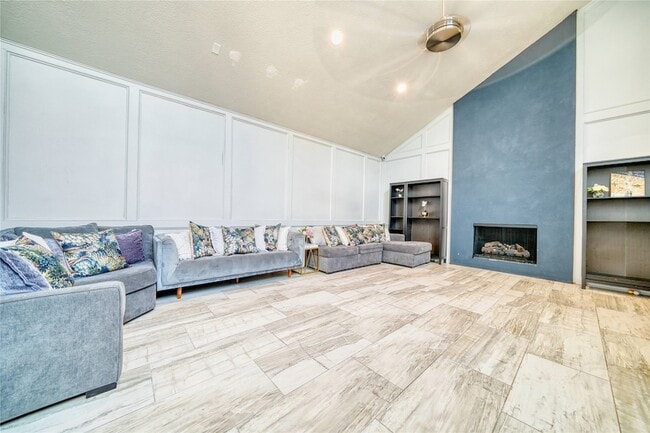 Building Photo - 7606 Portal Dr