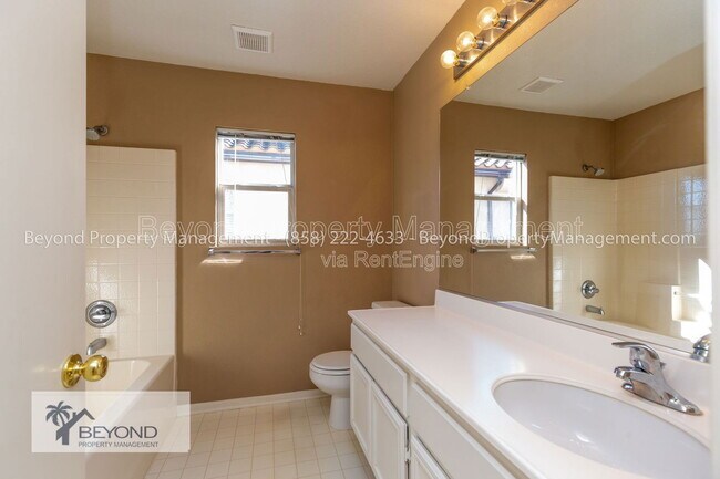 Building Photo - 1275 Avenida Fragata