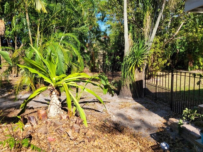 Building Photo - 125 NW 25th St