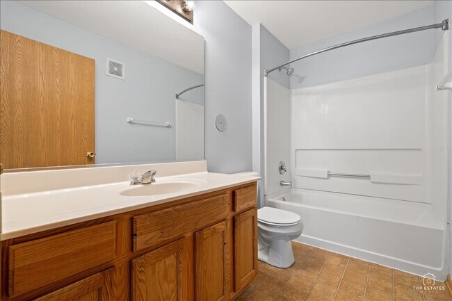 Building Photo - 1515 Silverstone Dr