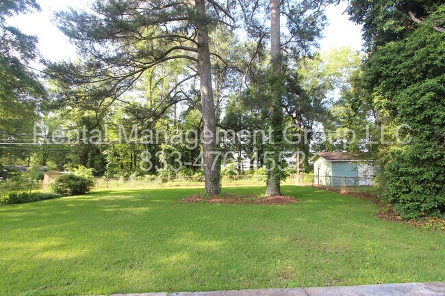 Building Photo - 201 Rose Dr
