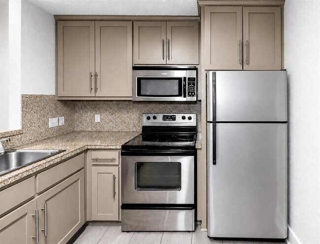 Building Photo - 1302 Danbury Square