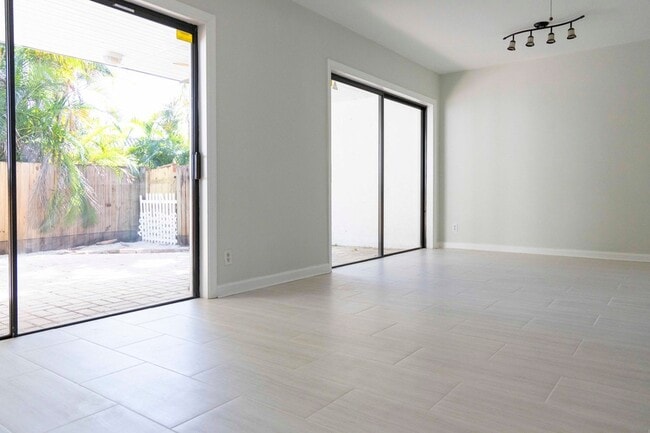 Building Photo - 2936 Florida Blvd